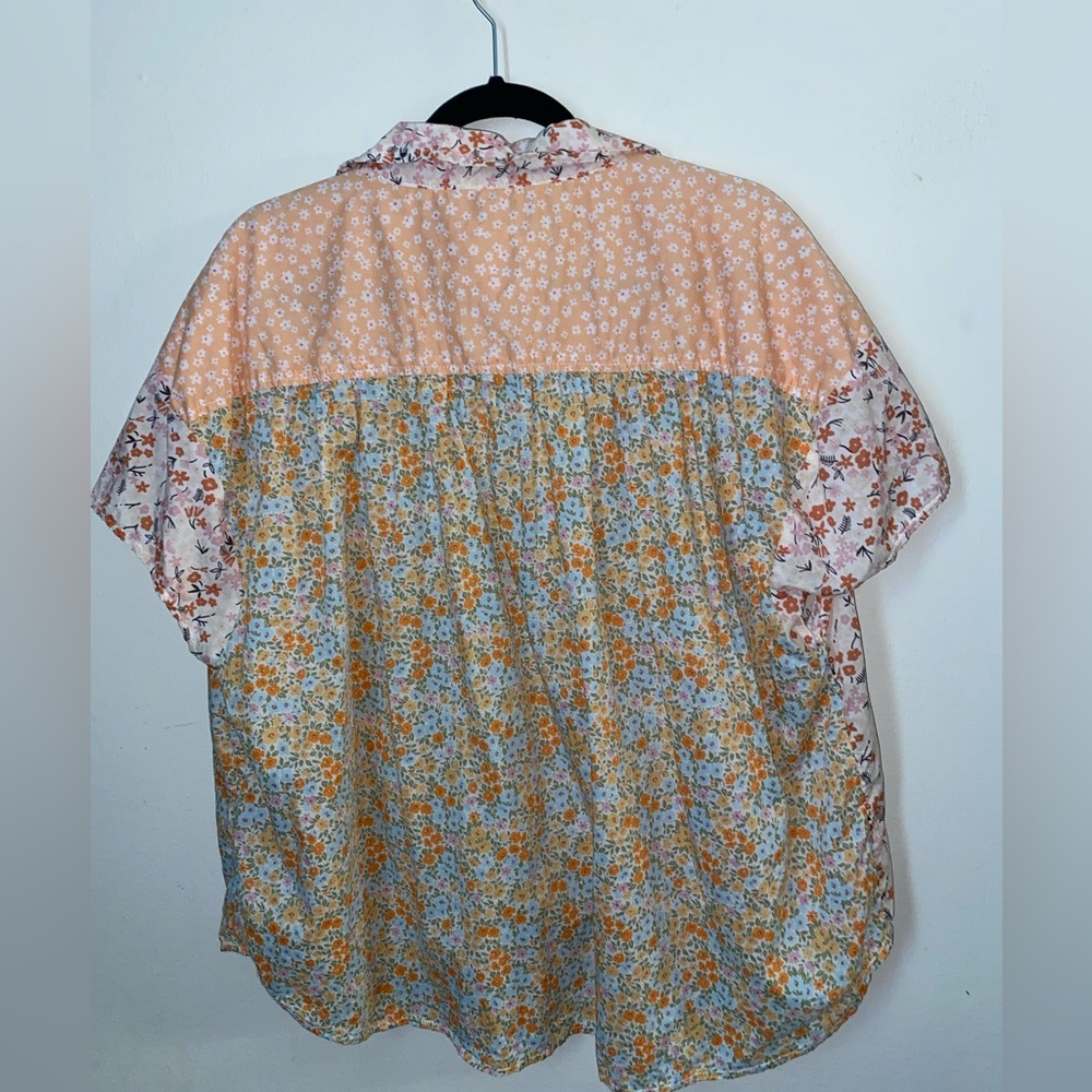 American Eagle button down shirt. - Picture 3 of 4